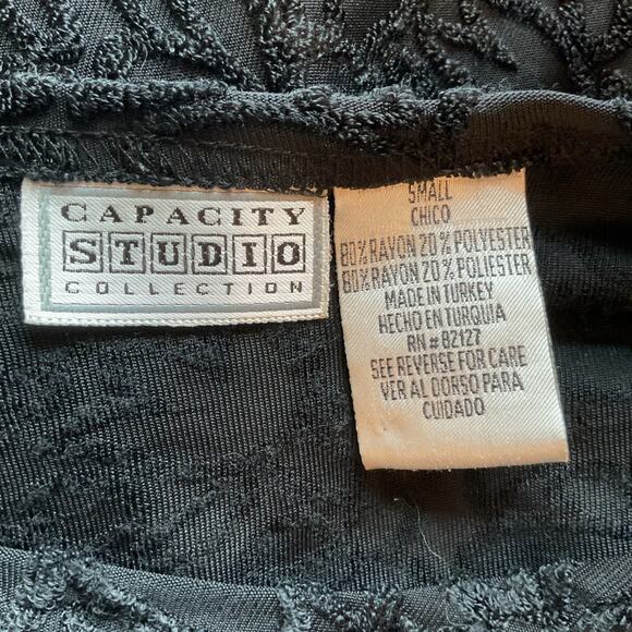 Capcity Studio Black Long Sleeve Tunic Textured Floral Design Small - Picture 4 of 6